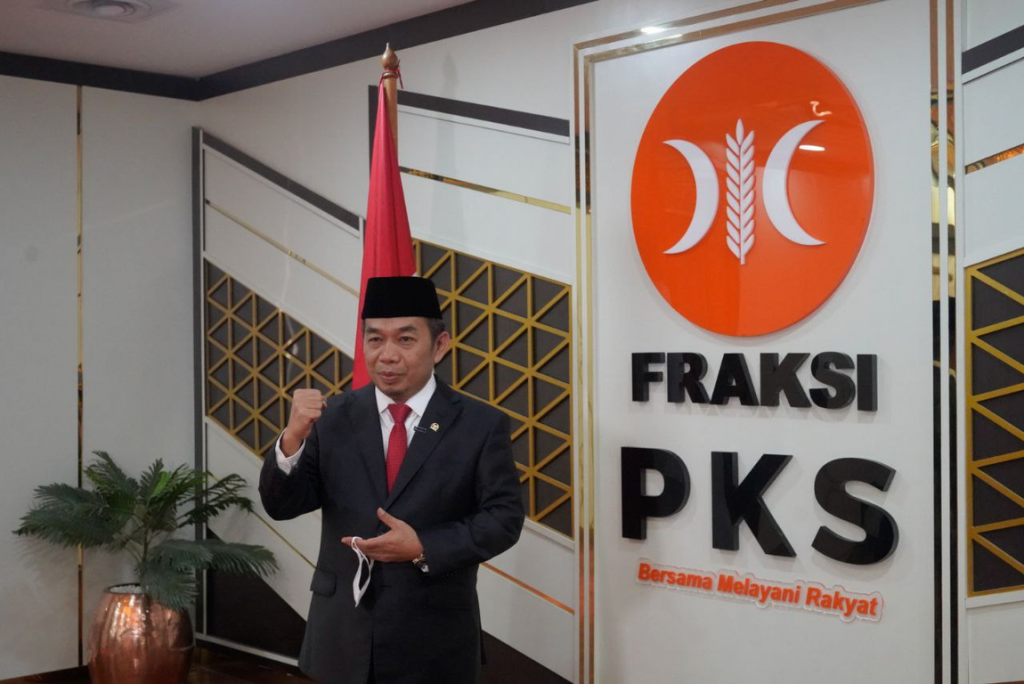 Ketua Fraksi PKS DPR RI Jazuli Juwaini, digunakan untuk pengadaan bantuan sosial dan disalurkan kepada rakyat terpapar COVID-19