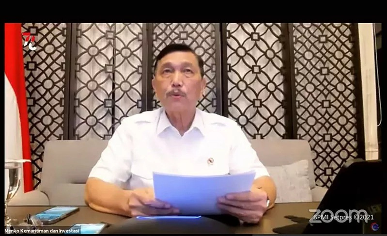 Menko Bidang Kemaritiman dan Investasi yang juga Koordinator PPKM Jawa-Bali Luhut Binsar Pandjaitan dalam konferensi pers virtual Evaluasi dan Penerapan PPKM, Senin malam (2/8/2021). (Ant)