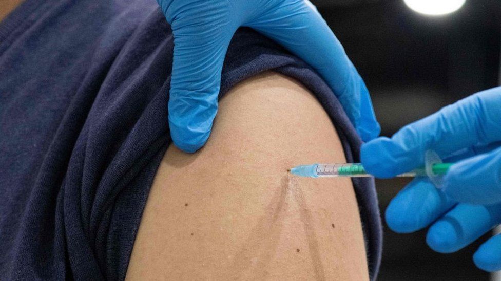 Pemerintah Jerman harus memanggil ribuan untuk melakukan suntik vaksin Covid ulang karena sebelumnya disuntik dengan tabung suntik berisi saline