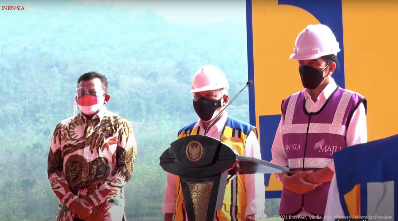 Presiden Joko Widodo Meresmikan Bendungan Kuningan. (Biro Pers Setpres).