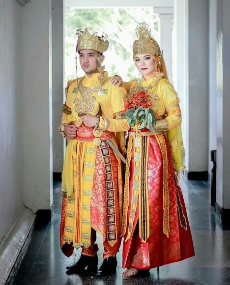 pakaian ada kalimantan timur