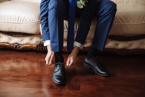 cara mengikat tali sepatu