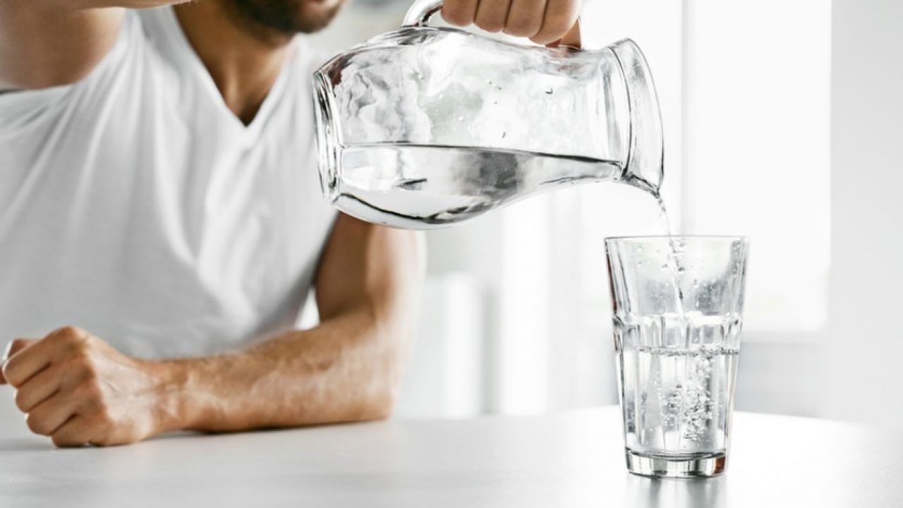 manfaat minum air putih saat bangun tidur