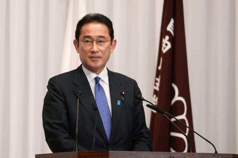 Fumio Kishida memenangkan perlombaan untuk menjadi perdana menteri Jepang ke-100