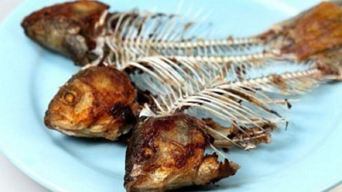 cara menghilangkan duri ikan