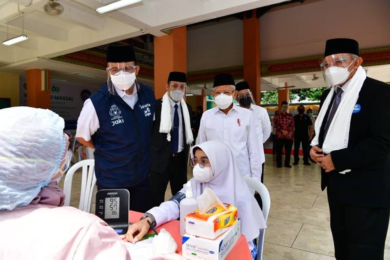 Wapres saat meninjau PTM di wilayah Pesanggarahan, Jakarta Selatan. (Biro Pers Setwapres).