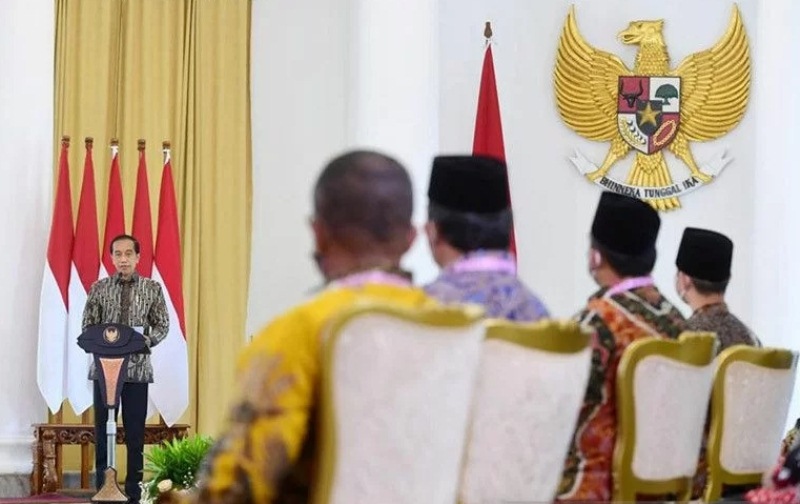 Presiden Joko Widodo memberikan sambutan pada pembukaan Otonomi Expo 2021 oleh Asosiasi Pemerintah Kabupaten Seluruh Indonesia (Apkasi) dari Istana Kepresidenan Bogor, Jawa Barat, Rabu (20/10/2021). (Ant)