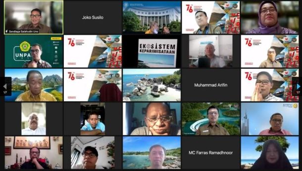 Menteri Pariwisata dan Ekonomi Kreatif Sandiaga Uno dalam peluncuran buku "Ekosistem Kepariwisataan", Jakarta, Rabu (22/12/2021). 