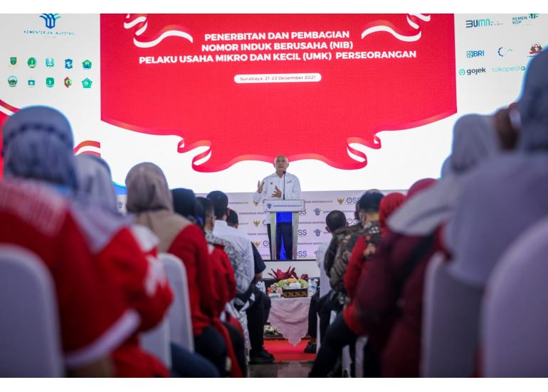 Menteri Koperasi dan UKM Teten Masduki ketika menghadiri acara Penerbitan dan Pembagian NIB Pelaku UMK Perorangan di gedung ITS Surabaya, Jawa Timur, Rabu (22/12/2021). 