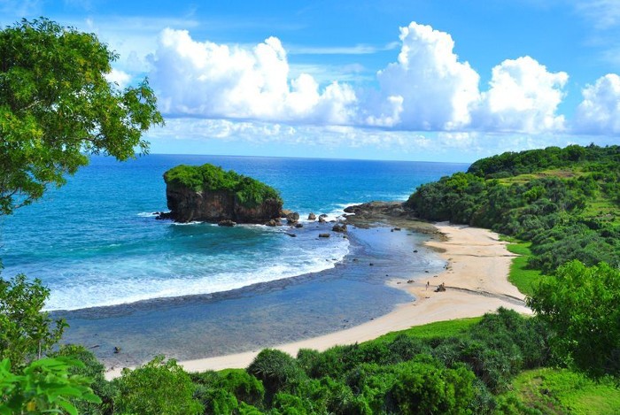 Tim UGM mengembangkan model wisata pendidikan berkelanjutan berbasis geologi dan pengetahuan masyarakat lokal di Kabupaten Gunung Kidul.