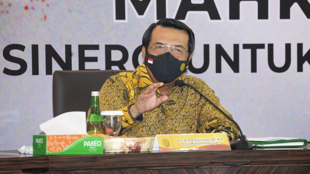 Ketua Mahkamah Agung Prof Dr HM Syarifuddin, SH, MH, saat Refleksi Akhir Tahun Mahkamah Agung dengan tema ”Bersinergi untuk Membangun Kepercayaan Publik”.