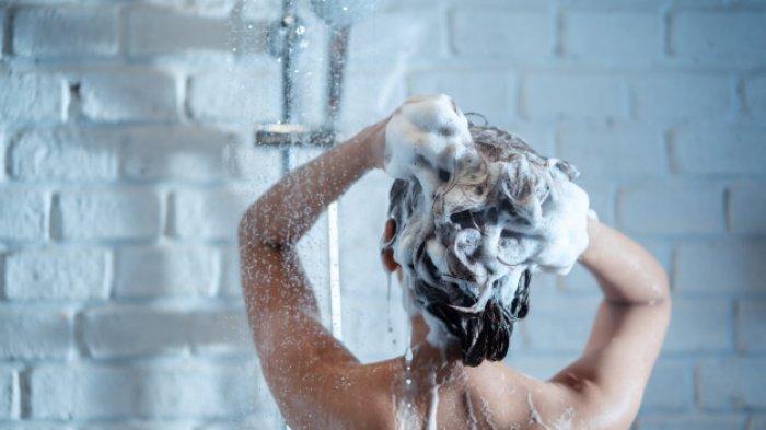 cara keramas yang baik