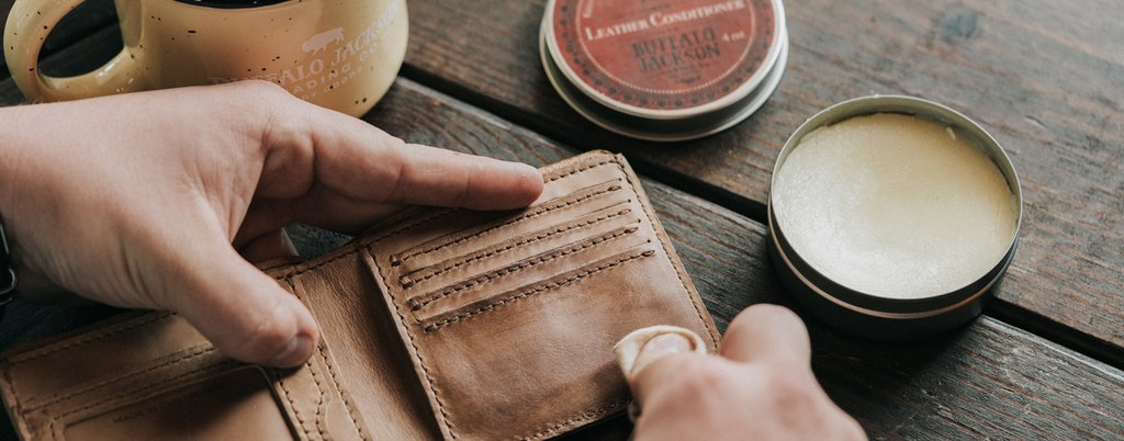 cara merawat dompet kulit