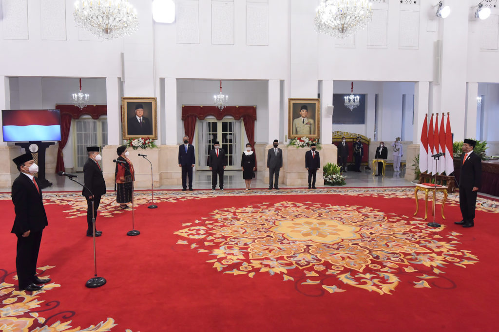 Presiden Jokowi melantik 3 orang Dubes LBBP RI untuk negara sahabat, di Istana Negara, Jakarta, Rabu (12/01/2022).(Foto: Humas Setkab/Agung)