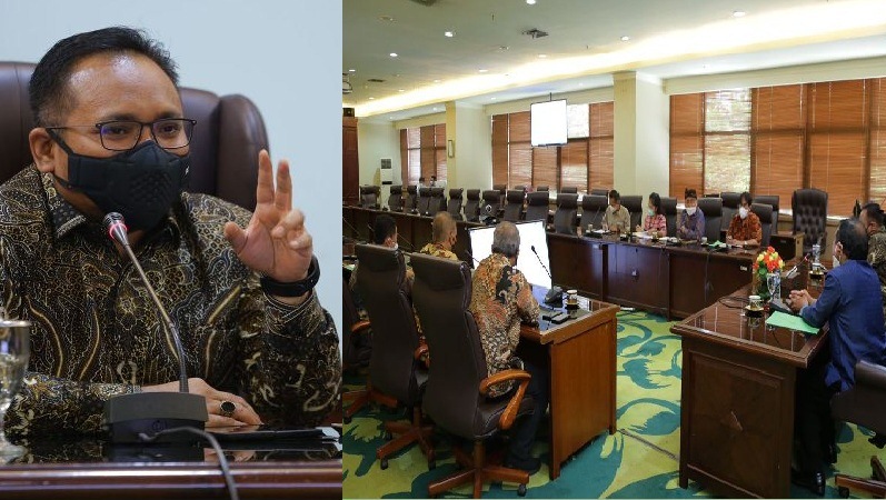 Menag Yaqut Cholil Qoumas saat menerima Tim Kerja Pencanangan Candi Prambanan dan Borobudur sebagai Tempat Ibadah, di Jakarta
