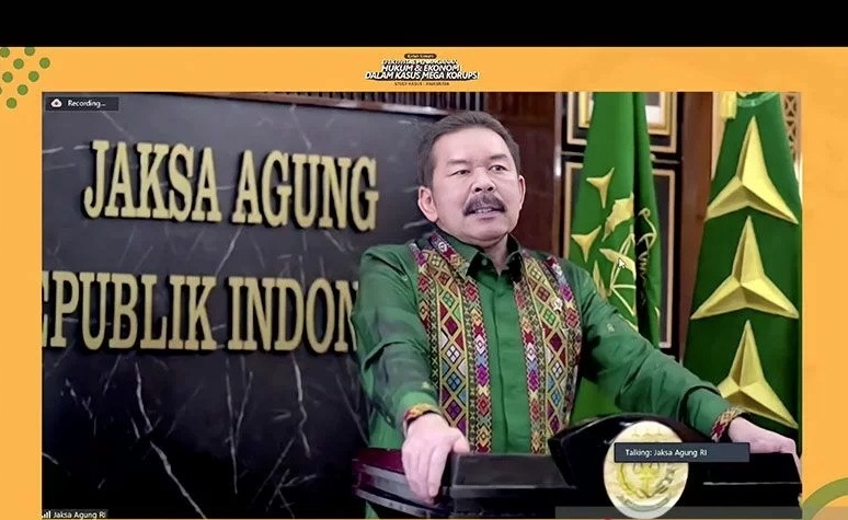 Jaksa Agung Republik Indonesia Sanitiar Burhanuddin memberi paparan dalam kuliah umum bertajuk “Efektivitas Penanganan Hukum dan Ekonomi dalam Kasus Mega Korupsi: Studi Kasus Jiwasraya” yang disiarkan di kanal YouTube Universitas Katolik Indonesia Atma Jaya, dipantau dari Jakarta, Rabu (26/1/2022).