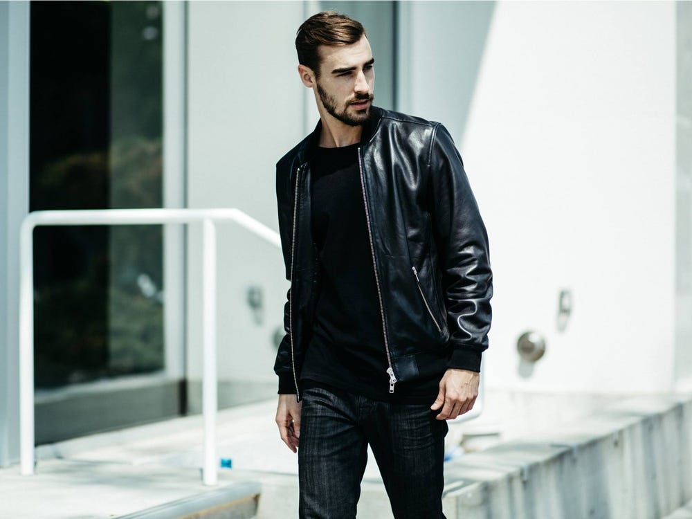 cara menghilangkan bau pada jaket kulit 