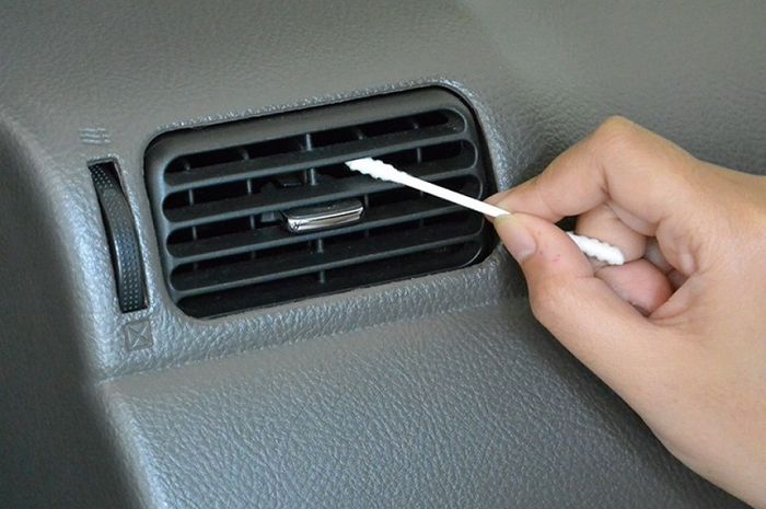 penyebab ac mobil bau