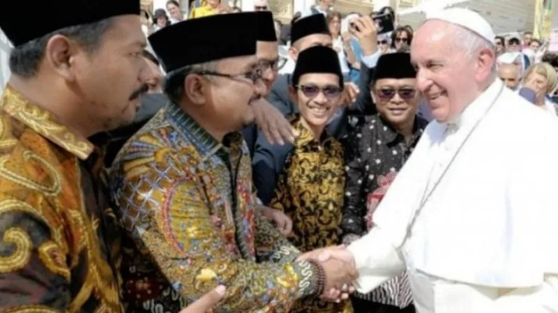 Menag Yaqut Cholil Qoumas saat sambutan pada Pertemuan Nasional Komisi Hubungan Antaragama dan Kepercayaan KWI menyatakan ingin mengundang Paus Fransiskus ke Indonesia