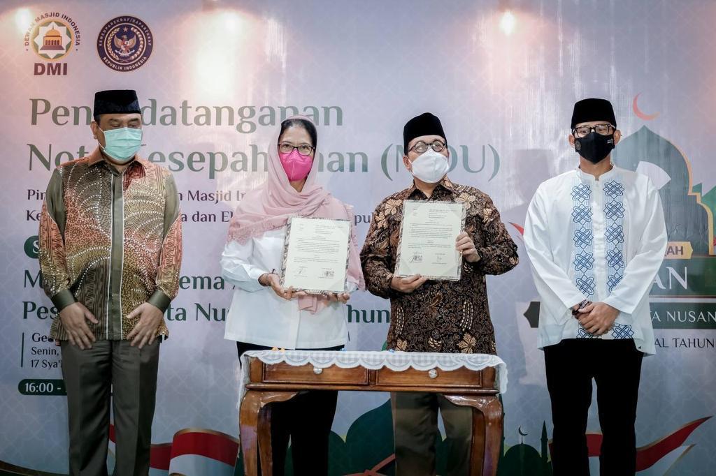 Kerja sama Kemenparekraf dengan DMI ditandai dengan penandatanganan nota kesepahaman (MoU) yang dilakukan oleh Sekretaris Kemenparekraf/Sekretaris Utama Baparekraf, Ni Wayan Giri Adnyani dengan Sekjen PP DMI, Imam Addaruqutni