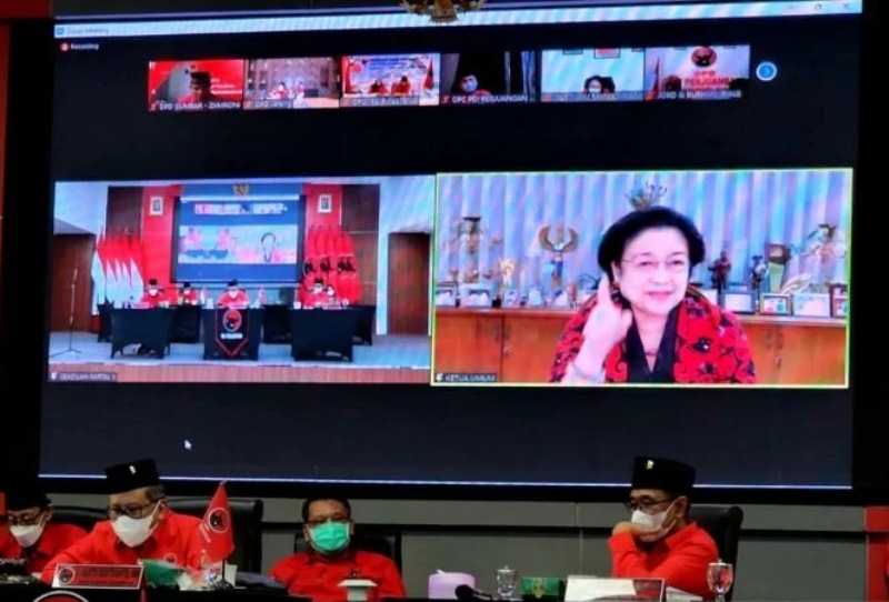 Ketua Umum DPP PDI Perjuangan Megawati Soekarnoputri saat memberikan pengarahan secara daring pada Pelatihan Kader Nasional PDIP Angkatan II 2022 