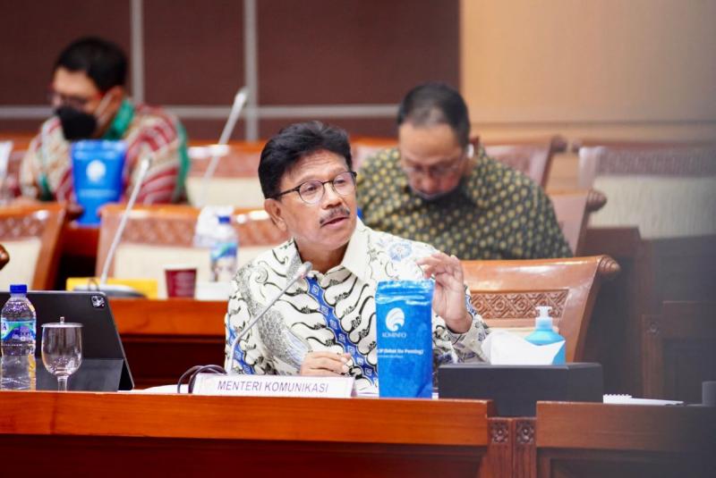 Dalam Rapat Kerja bersama Komisi I DPR RI, Menkominfo Johnny G. Plate didampingi seluruh pejabat pimpinan tinggi madya Kementerian Kominfo