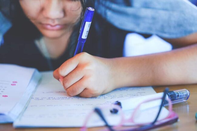 cara mengajari anak menulis