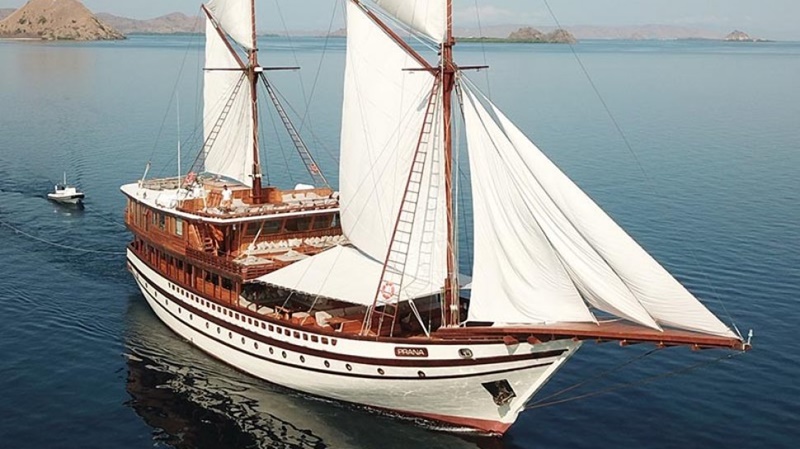 Kapal pinisi disiapkan sebagai hotel terapung bila kamar hotel di Mandalika penuh. (Ist).