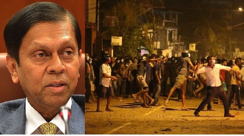 Gubernur Bank Sentral Sri Langka Ajith Nivard Cabraal mundur di tengah makin gencarnya pendemo menuntut presiden dan PM turun