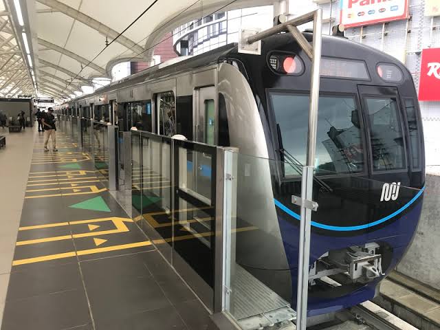 MRT melakukan penyesuaian jam operasional terhitung sejak Jumat, 8 April 2022.