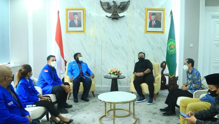 Menag Yaqut Cholil Qoumas menerima audiensi Dewan Pimpinan Pusat Gerakan Angkatan Muda Kristen Indonesia (DPP GAMKI), di Jakarta, Jum'at (8/4/2022)