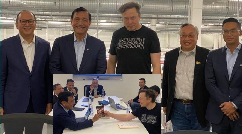Menko Marves Luhut Binsar Pandjaitan menyodorkan permen Kopiko saat bertemu dengan CEO Tesla Elon Musk di Giga Factory Tesla di Austin, Texas, Amerika Serikat.