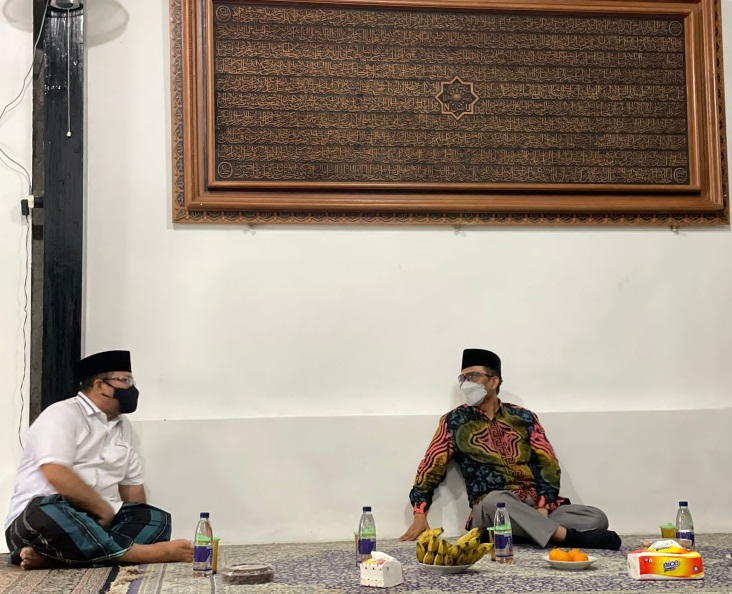 Menteri Agama Yaqut Cholil Qoumas  merayakan Idulfitri 1443 H di kampung halamannya, Kabupaten Rembang, Jawa Tengah.