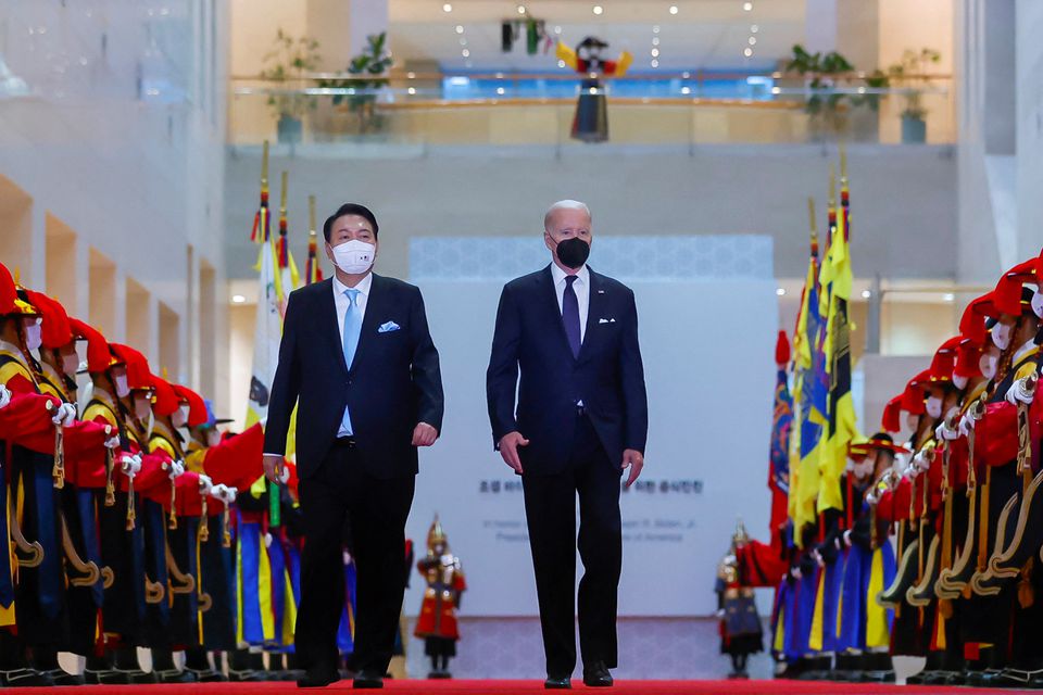Presiden AS Biden menghadiri jamuan makan malam yang diselenggarakan oleh mitra Korea Selatan Yoon Suk-yeol, di Seoul