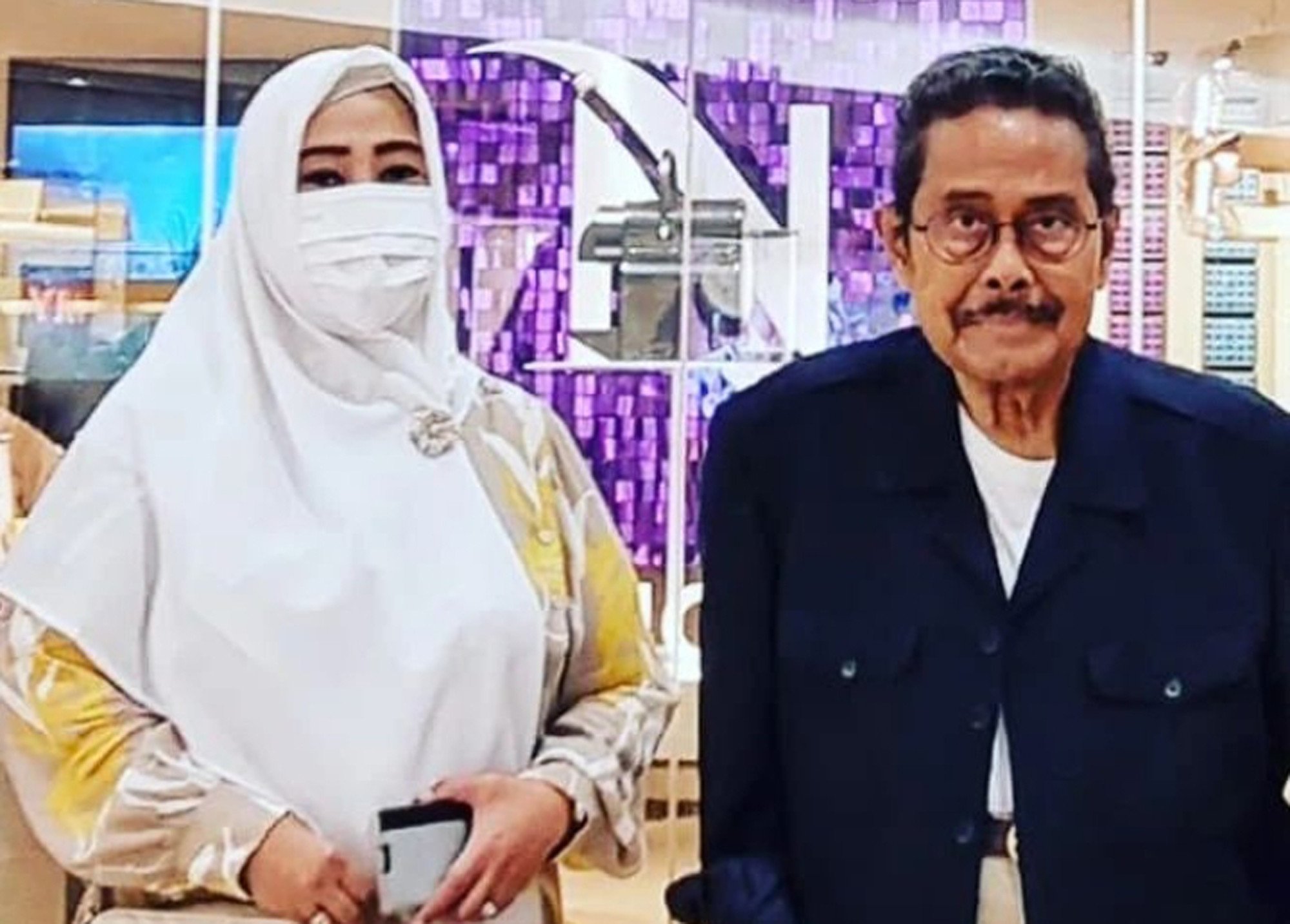 Fahmi Idris bersama putrinya Fahira yang Anggota Dewan Perwakilan Daerah (DPD) RI 