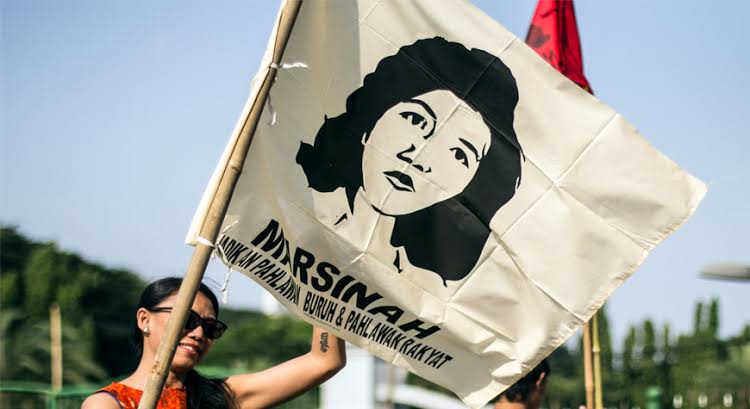 Marsinah menjadi korban penculikan dan penyiksaan sejumlah orang.