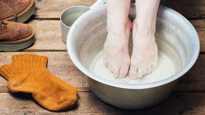 cara mengatasi telapak kaki pegal