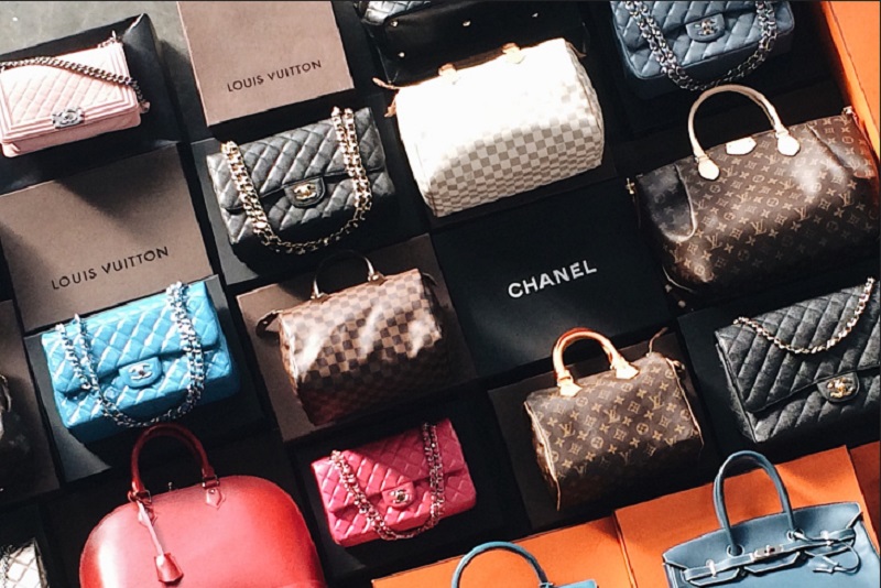 fashion item penunjang penampilan wanita