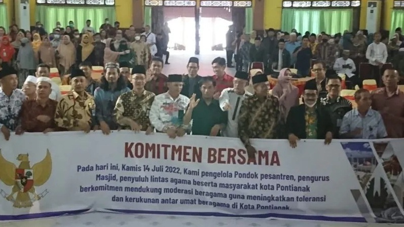 Kantor Kementerian Agama Pontianak, Kalimantan Barat, menggagas diskusi kelompok bertema (FGD) "Moderasi Beragama dan Pluralisme: Sebuah Alternatif dan Solusi Problem Kebangsaan"
