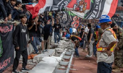 Pagar Pembatas Tribun JIS Roboh
