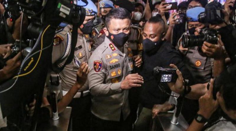 Irjen Pol. Ferdy Sambo bukan ditangkap dan ditahan namun ditempatkan di tempat khusus (Patsus) di Mako Brimob Kelapa Dua, Depok, Jabar
