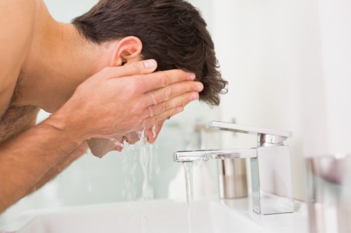 Cara mendapatkan wajah mulus tanpa skincare