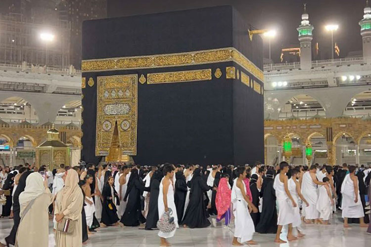 Penghalang Ka’bah Dibuka