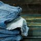 Cara menghilangkan bau pada celana jeans
