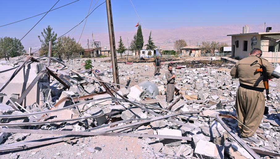 Sumber Kurdi Irak mengatakan serangan pesawat tak berawak menargetkan setidaknya 10 pangkalan Kurdi Iran di dekat Sulaimaniya di Kurdistan Irak pada Rabu pagi