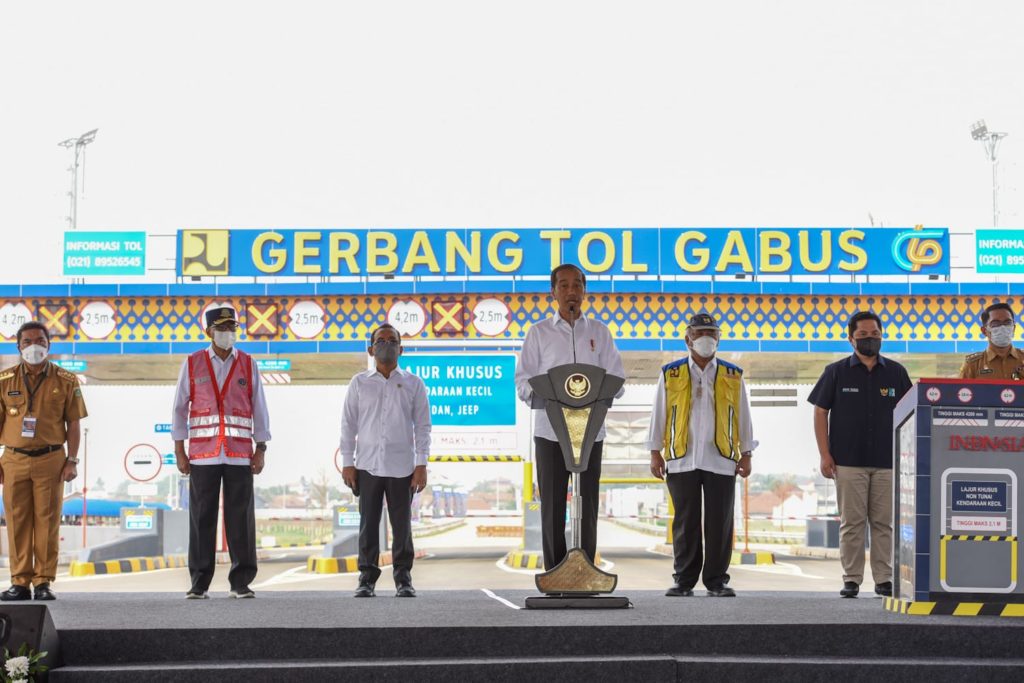 Presiden Jokowi meresmikan Jalan Tol Cibitung–Cilincing, Selasa (20/9/2022) pagi, di Gerbang Tol Gabus, Bekasi, Jabar. (Foto: Humas Setkab/Teguh)