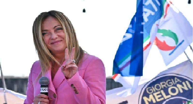 Giorgia Meloni akan menjadi perdana menteri wanita pertama Italia