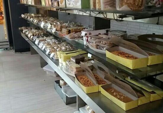 Toko roti legendaris