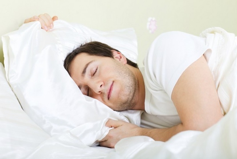penyebab leher sakit saat bangun tidur