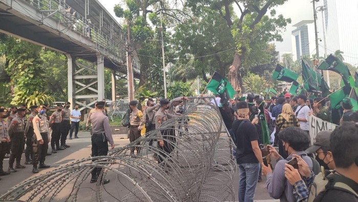 Demo Tolak Kelanaikan BBM